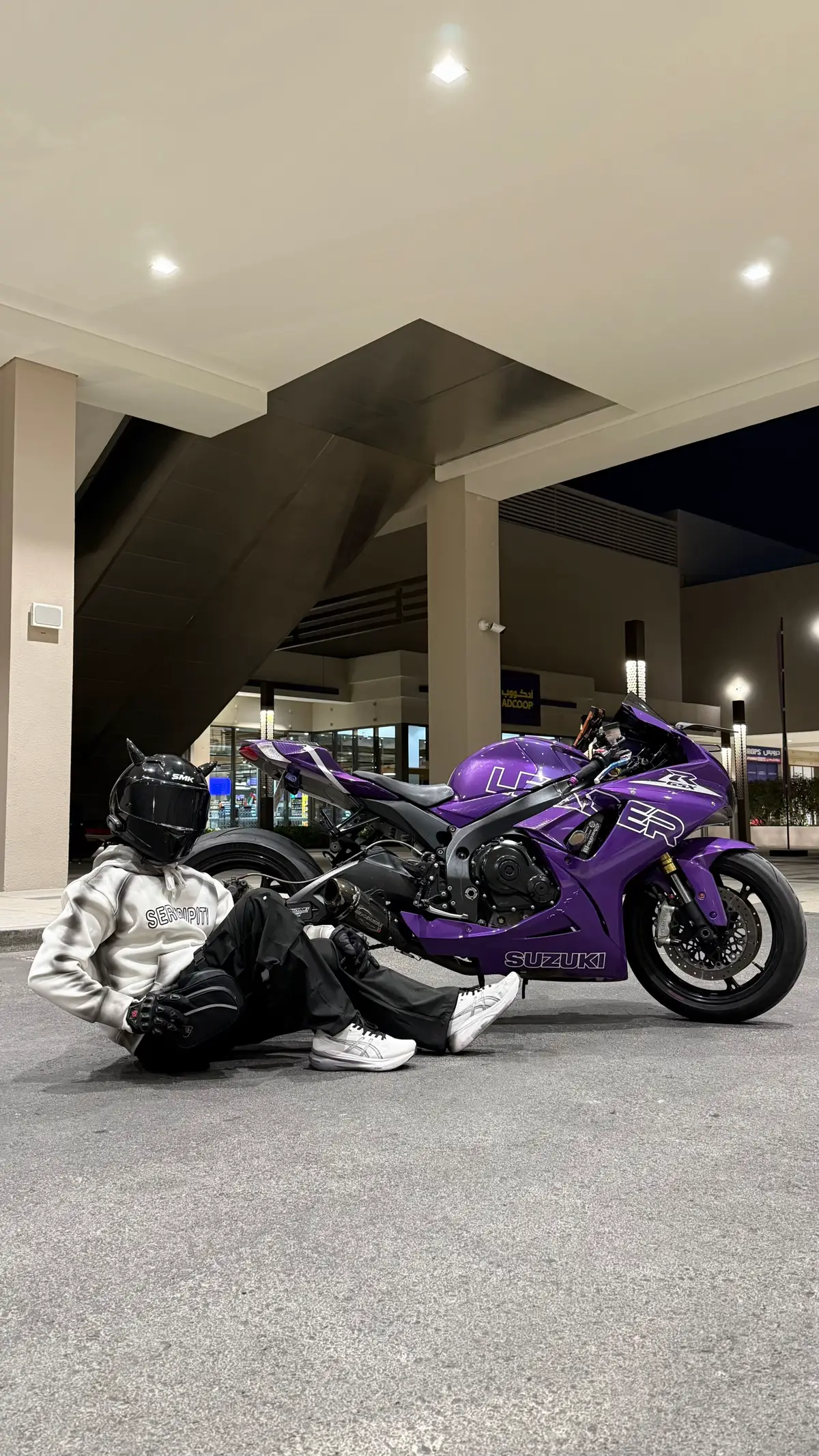 شكرا @بو خـلــوف Disaster 🇦🇪 🏁 على تصويرك جميل 💜😍 و شكراً ل  @FASHION BAY🔥  #الامارات_العربية_المتحده🇦🇪  #اكسبلورexplore  #abudhabi  #ترند  #Fashion