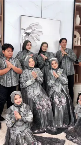 Hai pasangan, sarimbit kami siap membuat hari kasih sayangmu lebih spesial!  #scarves #sarimbitaisha#sarimbitkeluarga #sarimbit2025 #sarimbitinayalesy @Nursyaidahqodriyya  @Muhammad Pasha  @Naaja🌵 