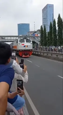 Kereta api darat #fyp #kereta #kai #railfansindonesia 