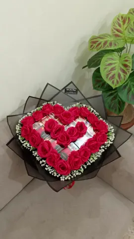 💐✨ Order!! Datang langsung ke homestore kami, atau chat by WhatsApp 081238682740 #buketjumbo #bukrtbesar #buketbunga #buketcantik #bukrtmurah #buketlove #buketultah #buketcowok #buketprigen #galerybuketprigen #buketlamaran 