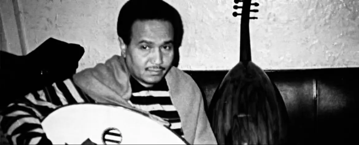 ما اقفيت كل ما اقفيت ناداني تعال  وكل ما اقبلت عزم بالرحيل الحقيقة  غدت مثل الخيال هو عدوي وهو اوفى  خليل شفت انا الظلم من بعض الدلال