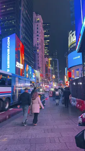 miss it already!! 🚕🪩🗽🍎🛍️ #shopping #nyc #fypシ #jesuslovesyou #viral @Maggie☀️ 