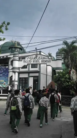 yang tidur fi kelas tampil yee #4youpage #4u #nuday #anakrajin #masukberanda 