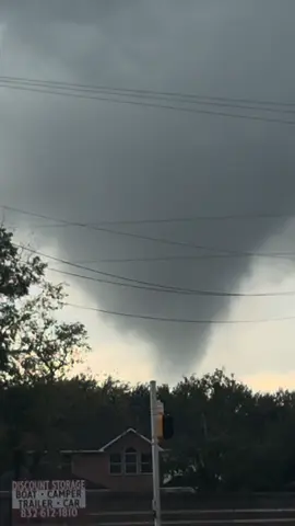Check out the full evolution of the #tornado northwest side of Houston, Texas today that caught a house on fire in Klein! This is a textbook dynamic pipe! The nocturnal tornado threat continues overnight, with a possibly greater tornado threat tomorrow in eastern MS into AL. Stay tuned! 