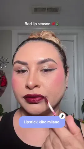 The metallic finish 🫰🏻🫰🏻 @KIKO Milano metallic liquid lip colour - 06 Bordeaux  #lipgloss #kikomilano #beautyproducts #beauty #beautyhacks 
