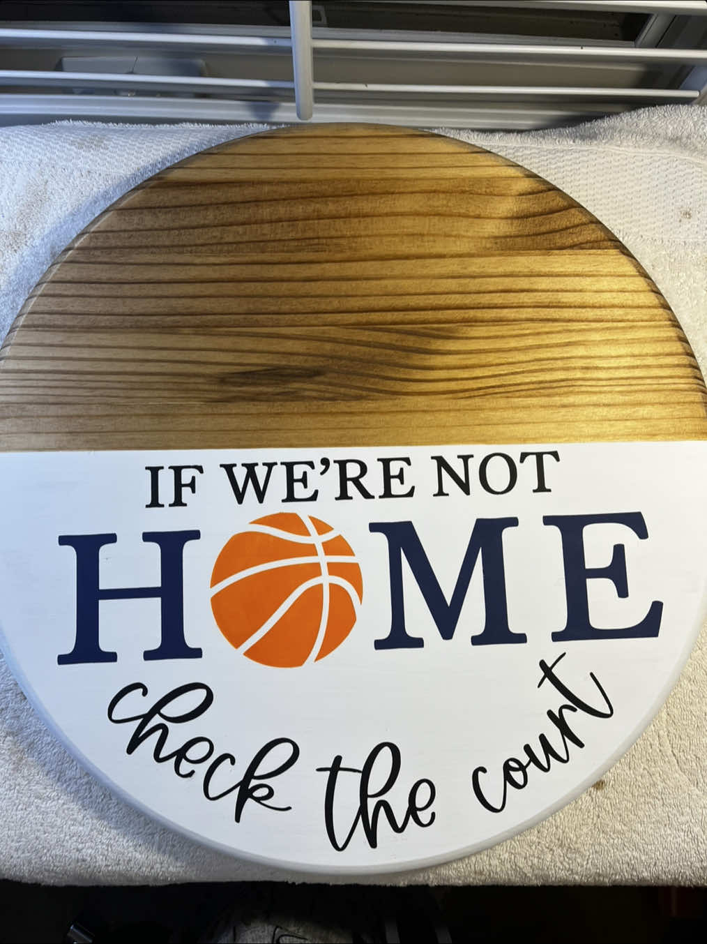 Satisfying vinyl peel!#crafting #woodsigns #cricutprojects #crafty #doordecor 