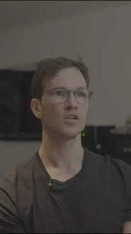 Good idea? Your unique edge is everything. If you're positioned to win, run. If not, next idea. #BusinessTips #Entrepreneurship #SuccessMindset #Innovation #Empreendedorismo #Negócios #Inovação #Tecnologia #henriquedubugras #brex #clipfyhdubugras @hdubugras @clipfy.league