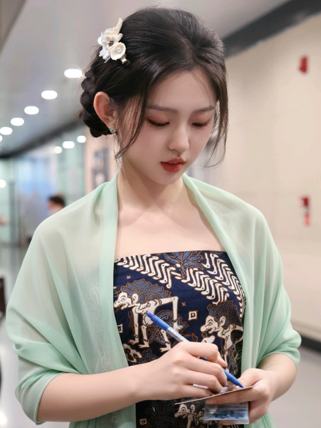 pov nenek pakai batik #likeyi #dracin #douyin #china #fyp 