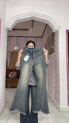 nemu jeans yang bawahnya tu kasih celah gituloh jadi nyaman bangett😍🫶🏻 @AVEN JEANS ID 