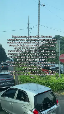 Padahal udah kehilangan banyak orang karena hal bodoh nya itu, tapi masih rela buat kehilangan harga diri bahkan kehilangan diri sendiri  untuk kesekian kali. 