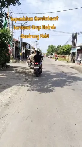 Desa kepundan bersholawat bersama Grup Hadroh  Gandrung Nabi malam ini yah jangan lupa #gandrungnabi #guszamangandrungnabi #gandrungmania #majelissholawat #fyppppppppppppppppppppppp 