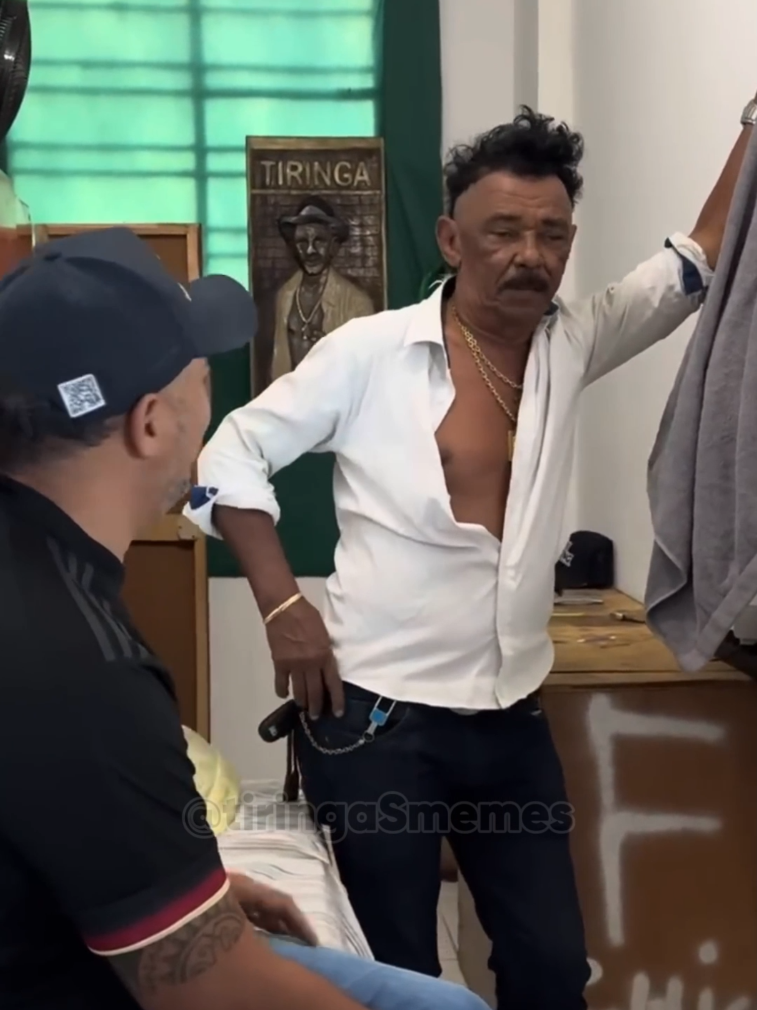 Tiringa lança novo corte, cabelo de EMU kkkk :(  #tiringa #comediaselvagem #humor #comediahumor #comedia #meme #memes