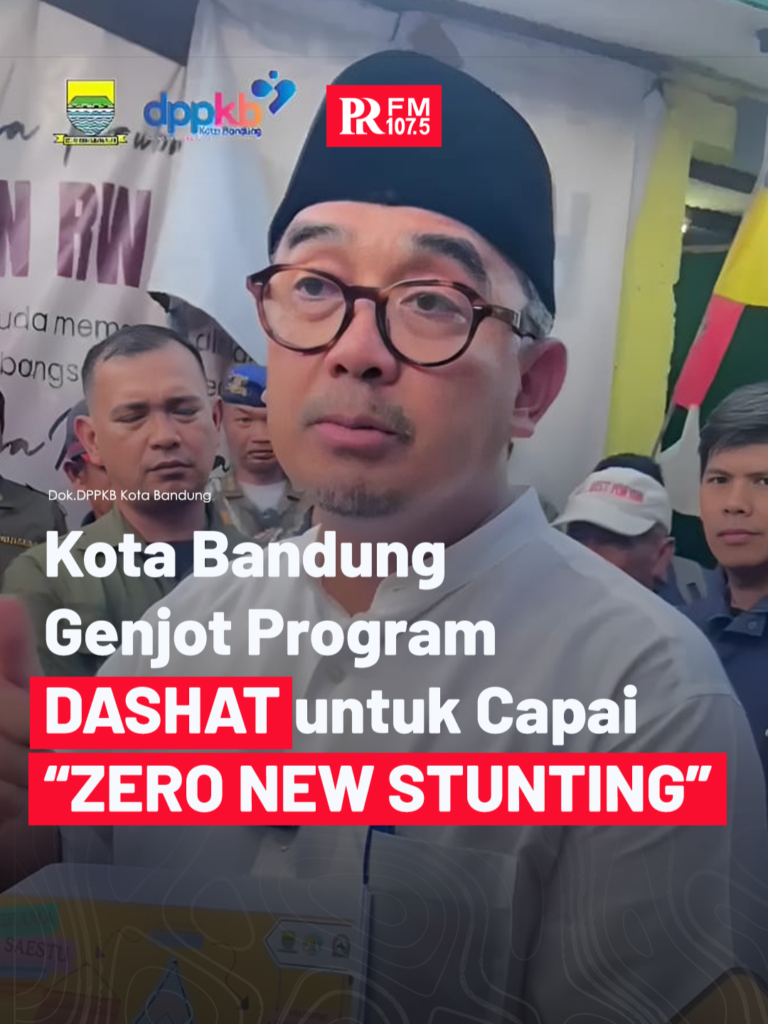 Kita semua tentu berharap anak-anak di Kota Bandung tumbuh sehat, cerdas, dan kuat. Bersama ini,  Pemerintah Kota Bandung terus menjalankan kolaborasi  menjalankan berbagai program yang mendukung, seperti Kang Pisman, Buruan Sae, dan Dapur Sehat Atasi Stunting (atau DASHAT). Masyarakat juga dapat ikut berperan aktif, mulai dari menjaga lingkungan, mengelola hasil pangan, hingga ikut menyediakan dapur sehat di lingkungannya. Dapur sehat Atasi Stunting atau DASHAT termasuk program prioritas Pemerintah Kota Bandung untuk untuk baduta, batita, dan ibu hamil yang berisiko stunting. Harapan ke depannya, Masyarakat dapat berkontribusi dalam keberlangsungan keberadaan dapur sehat atasi stunting atau DASHAT untuk mengejar Kota Bandung 