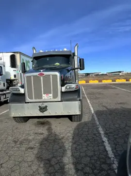 Driver forgot his keys at home and needs to get to work #peterbuilt #keysmade #semi #pnw #emergency 