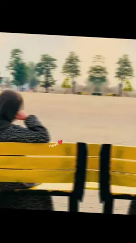 مسئلہ یہ نہیں ہے کہ تم سے محبت ہے یا مجھے تمہاری عادت ہے! ہے ! مسئلہ یہ ہے کہ تم میری روح میں اُترے ہوئے ہو اور روحکے ساتھ ہی بدن سے نکلو گے، تم جہاں بھی رہو گے ہمیشہ مجھ میں تمہارا عکس رہے گا💕🌹