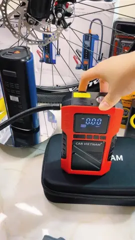 Bơm Lốp Kích Bình 5in1 CAR VIETNAM 12V Pin LiPo 14000Mah, Đèn Pin chiếu sáng , Sạc Dự Phòng , Đo Áp suất lốp , Lỗi Đổi Mới