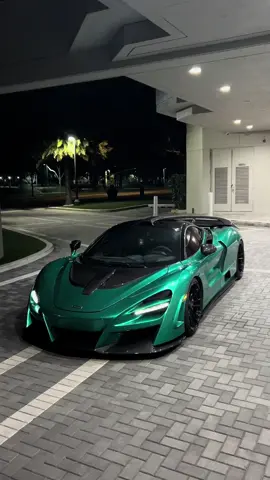 The new color has me intoxicated #cars #mclaren #mclaren720s #carsoftiktok 
