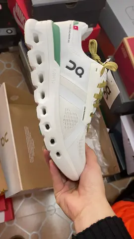 On Cloudrunner 2 white green 