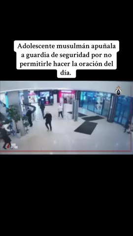 Un adolescente musulmán apuñaló a un guardia de seguridad e hirió a otros policías,  porque el primero le hizo un llamado de atención por estar haciendo oración pública en el centro comercial. Todo esto sucedió en un centro comercial en Moscú, Rusia 🇷🇺. 