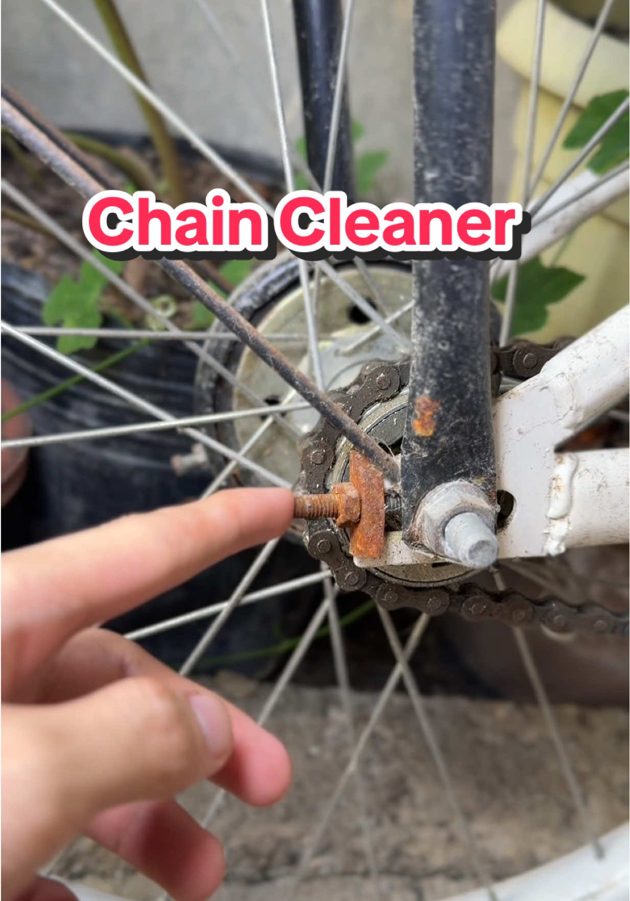 Sekreto sa magandang kadena sobrang lakas maka tangal ng dumi #chaincleaner #chaincleanerspray #chainspray #fyp #trending 