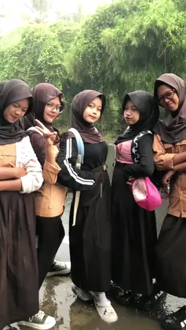 parwis juga kak🫰#smp#parwis#xyzbca#4upage#fyp