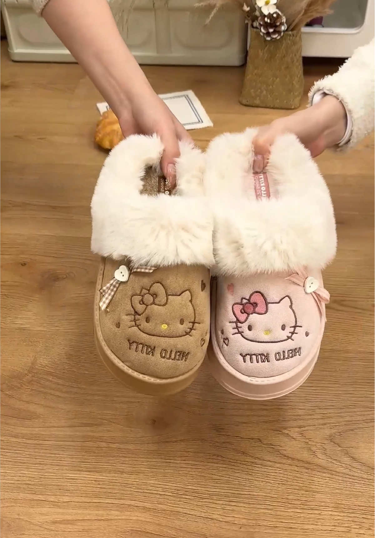 Dép lông kitty siu cute đây ạ ❤️ #reviewgiay #reviewgiaydepgiare #xh #depsuc #thoitrang 