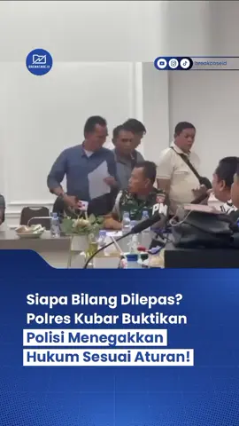 Banyak yang menduga “pelaku nark*ba dilepas” di Kutai Barat… tapi faktanya beda jauh dari narasi yang beredar. Polres Kubar menegaskan: penegakan hukum harus sesuai prosedur. Enam orang yang diamankan bukan dilepas, tetapi tidak bisa langsung diproses karena penangkapannya cacat formil dan materiil. Kalau dipaksakan? Kasusnya bisa gugur di pengadilan dan para pelaku justru bisa bebas tanpa hukuman sama sekali. Karena itu, Polres Kutai Barat mengambil langkah yang paling kuat secara hukum: 👉 Mengalihkan para terduga ke asesmen BNN Kaltim untuk menentukan peran masing-masing—siapa pengguna, siapa pengedar, siapa jaringan. Semua dilakukan resmi, tercatat, dan sesuai aturan. Ini adalah bukti bahwa polisi bekerja dengan SOP yang ketat, bukan sekadar mengikuti opini publik. Penegakan hukum bukan hanya soal menangkap, tapi juga memastikan setiap proses sah secara hukum, supaya kasus tidak hancur di meja hakim. Polres Kubar memilih jalur hukum yang benar, agar perang melawan narkoba tidak kalah oleh kesalahan prosedur. #PolresKubar #Polisi #PenegakanHukum #BreakcaseID #ViralKubar 