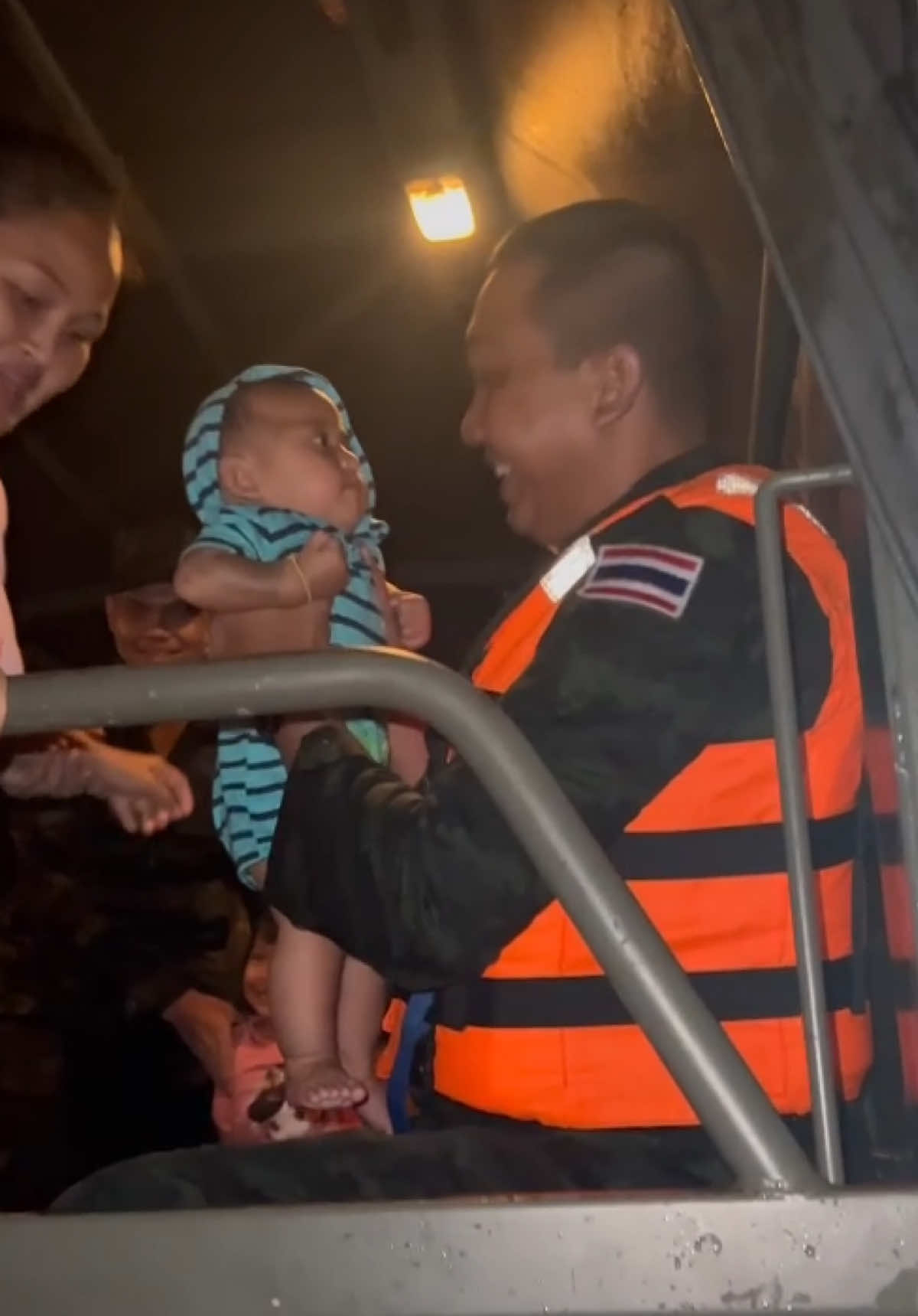 ทหารไม่ทิ้งประชาชน #น้ำท่วม68 #น้ำท่วมหาดใหญ่ #ทหารของประชาชน #น้ำท่วมหาดใหญ่68 