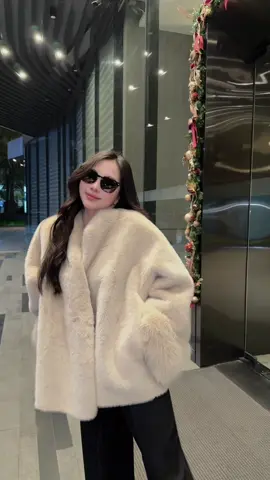 Trả lời @Hong Phuc Ngo áo lông siêu ấmmm #review #xh #xhtikok #viral 