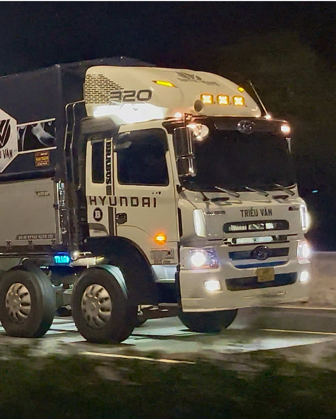 Thôi năm nay coi như xé nháp vậy , năm sau làm lại nha a 🥰🚛❤️✅ @thanhduy1838 @Phạm Trung Đức (anh tx 48) #48h00421 #48daknong #Hd320 #xuhuong #xetaitiktok 