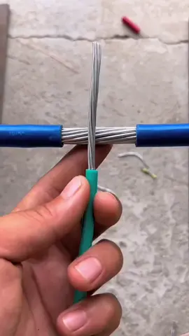 #electricalwiringtechniques #hardwaretools #electricskills #electricianknowledge 