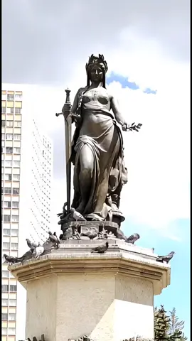 #lapaz_bolivia🇧🇴 #elprado #ia #ai #estatuasvivas 