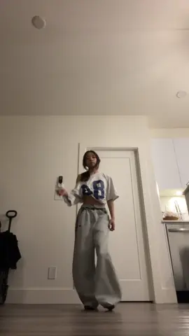 Miniskirt, requested😌 (one of my old drafts) doing this dnace again soon#fyp#dancetrend#dance 