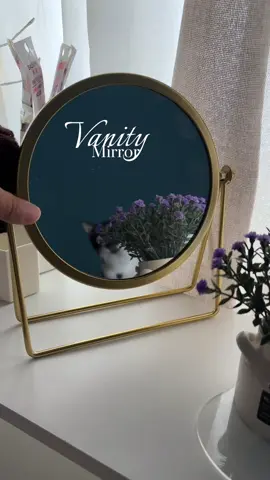this little Gold Vanity Mirror. #mirror #vanitymirror #makeupmirror 