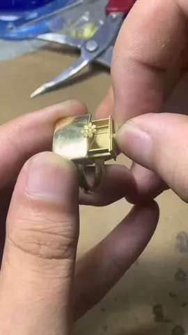 Keep my favorite flower in the ring #creativeideas #design #ring 