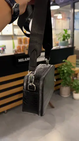 Túi đeo chéo nam vân da cá sang trọng đẳng cấp #tuideocheonam 