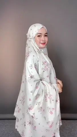 Lebaran pake mukena 70RIBU🫵😍#mukenalebaran #mukenaterawih #mukenatraveling #outfitinspo #fypviralシ 