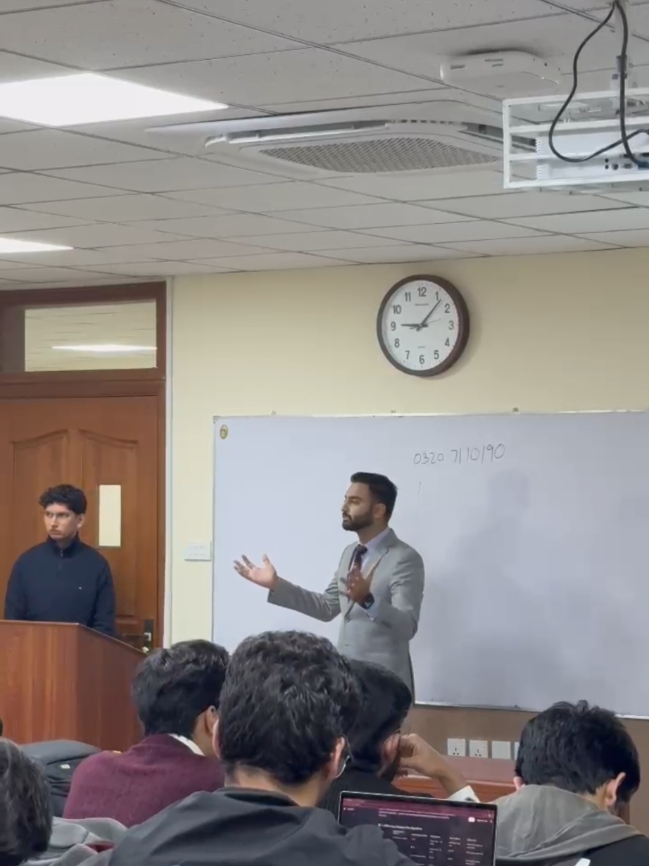 اپنے پاکستانی بھائیوں کو، ان شاء اللہ، پاکستان سے مایوس نہیں ہونے دوں گا — جو  ملک چھوڑنے پر آمادہ ہیں۔ #jatoi #waseeb #siraiki 