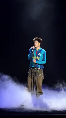 Không Thời Gian nghe trong khung cảnh được về Nhà vẫn là một cảm xúc gì đó rât khó diễn tả 🥺💙💛@Dương Domic #duongdomic #khongthoigian #2025duongdomicfanmeeting #DOMIEHOMIE #tttt78 