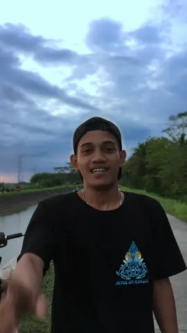 Koe pengin karo kae, Tapi kae ora pengin karo koe #masyadi #ngapak #fyp 