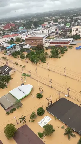 สงสารพี่สองคนนี้มากไม่รู้เป็นไงแล้วตอนนี้ 🥲  #หาดใหญ่น้ําท่วมหนัก68 #หาดใหญ่ 