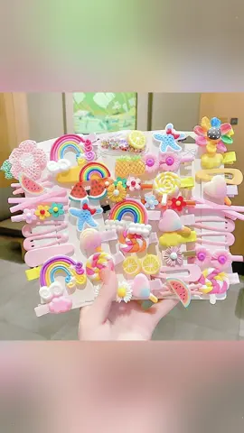 Hãy sắm ngay những chiếc kẹp tóc hoạt hình đáng yêu này cho bé yêu của bạn!#Có con gái chỉ là để mặc đẹp cho con thôi.#Phù hợp với mũ đội đầu