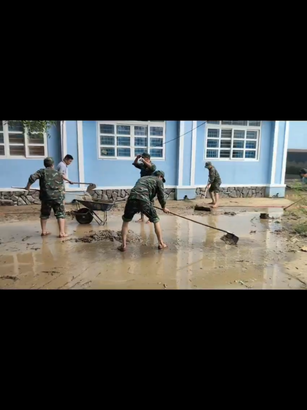 tiến lên #tinhthuong #bodoicuho #bodoilucquan #lũlụt #hocsinh 