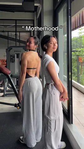 Bertumbuh bersama.. berotot bersama.. #fitnessmotivation #fitmom #momlife #momdaughter 