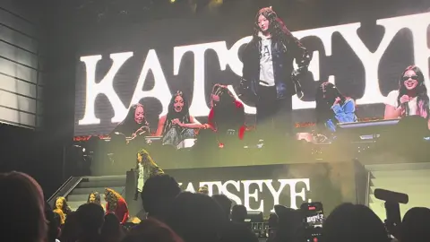 Katseye VIP soundcheck song 2 Washington DC: My Way #katseye #beautifulchaos #softisstrong #myway #eyekons @KATSEYE @meret manon @daniela avanzini @Megan Skiendiel @Sophia Laforteza @Yoonchae @LARA RAJ 