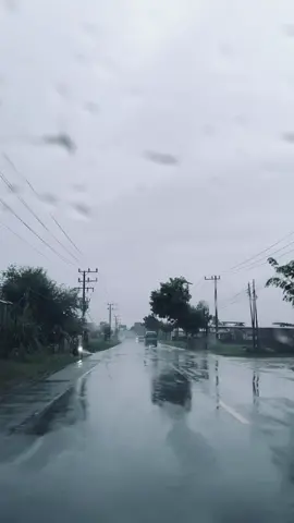 Selembar daun kecil memang tak mampu menutupi bumi, Namun bila menempel dimata maka tertutuplah bumi