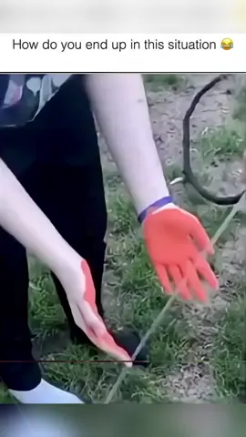 ya Allah tidak tega melihat beliau kehilangan rumahnya, amankanlah Lumajangku.. semoga segera selesai erupsi semeru.. #praylumajang #semeru #erupsisemeruhariini