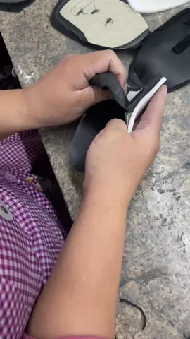 This step is really difficult!😂😂#shoes #shoesfactorychina #fyp #factorywork #shoefactory 