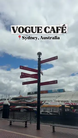 📍To all my Vogue’s fans, let’s meet at 35 Wheat Road in Sydney to discover te famous @voguecafesydney 🍵💚 #voguecafé #vogue #coffeeshop #restaurant #sydney  