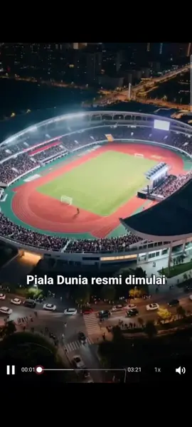 EP.1 Wanita Juga Bisa Bola  Kristin, Dewa Sepak Bola yang umumkan pengunduran diri karena sedang hamil saat Final Piala Dunia Wanita. Untuk menebus penyesalannya, dia kembali lagi jadi pelatih Tim Phoenix. Suaminya yang juga pemilik tim sepak bola, selingkuh dan memecat Kristin sebagai pelatih. Kristin harus memulai karirnya di tim lain. #drama #dramachina #dramacina #dracin #chinesedrama 